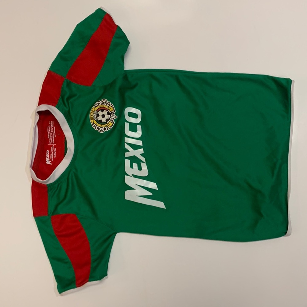 Green Mexico futbol jersey. #18. Youth XS. Used.